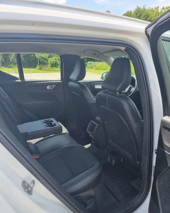 Volvo XC 40 cena 114900 przebieg: 58000, rok produkcji 2019 z Gorlice małe 106